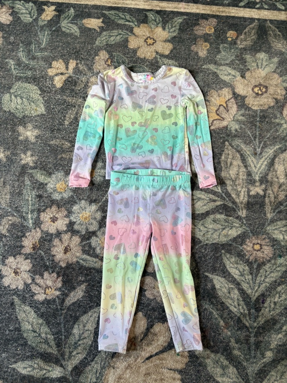 btween Pastel Rainbow Heart Two-Piece Set